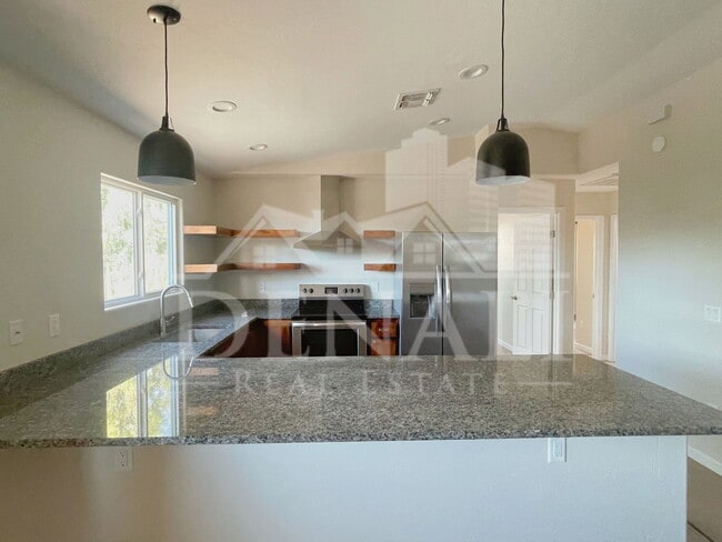 Building Photo - 2618 N Sparkman Blvd