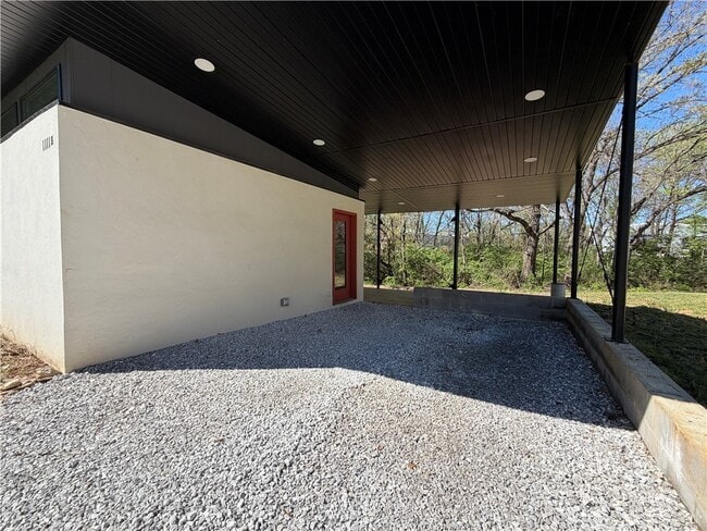 Building Photo - 1111 S Ray Ave