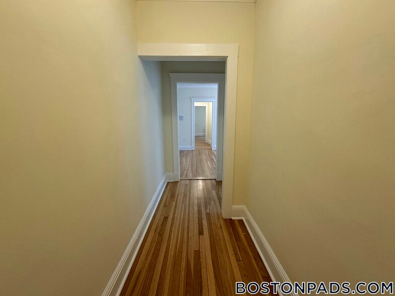 Building Photo - 26 Chauncy St