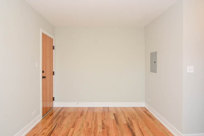 Building Photo - 2737 N Mildred Ave