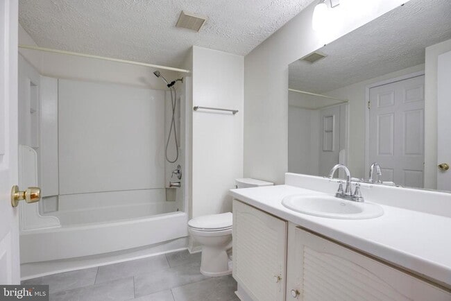 Building Photo - 1604 Barnstead Dr