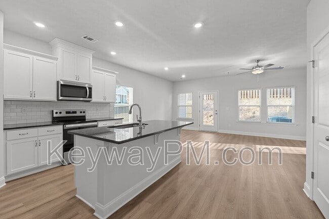 Building Photo - 1301 Newbern Dr