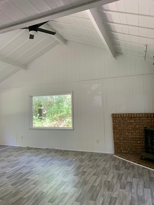 Building Photo - 4472 Brott Rd