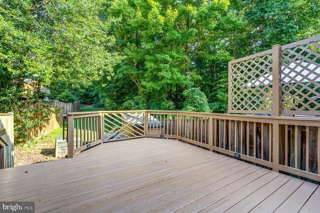 Building Photo - 7490 Laurel Oak Ct