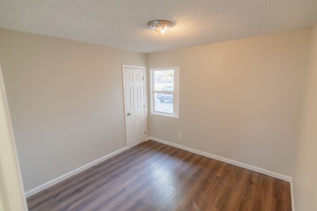 Building Photo - Single Story 4 Bedroom Home for Rent in Wo...