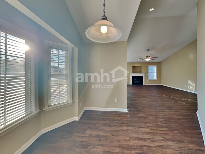 Building Photo - 433 Stoney Run Dr