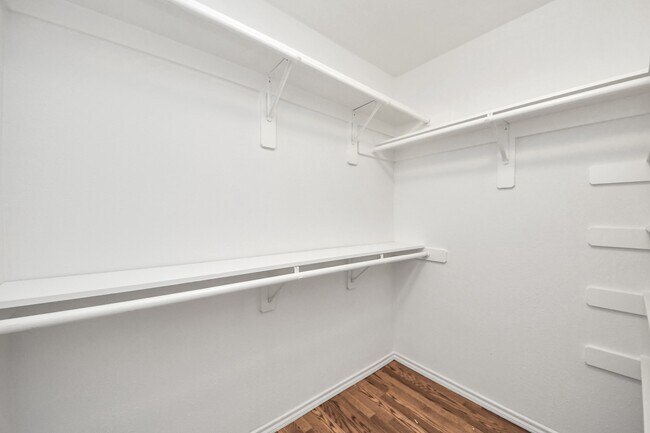 Building Photo - 16526 Cairngrove Ln