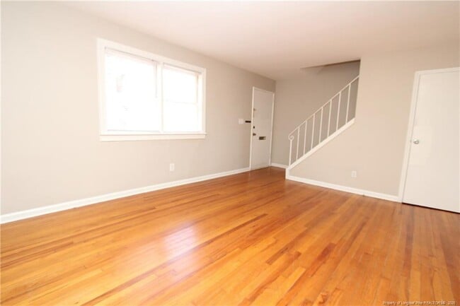 Building Photo - 1064 Nichols Dr