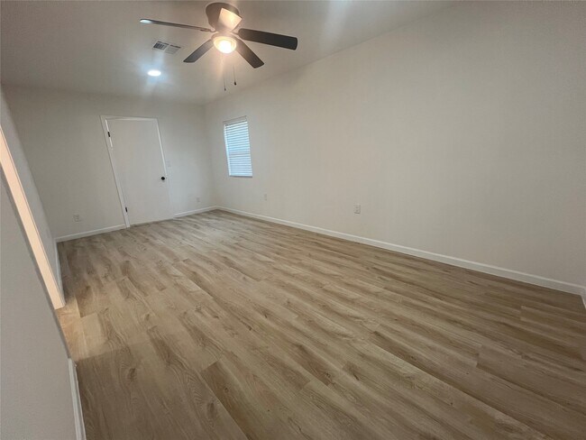 Building Photo - 6829 Driftwood St