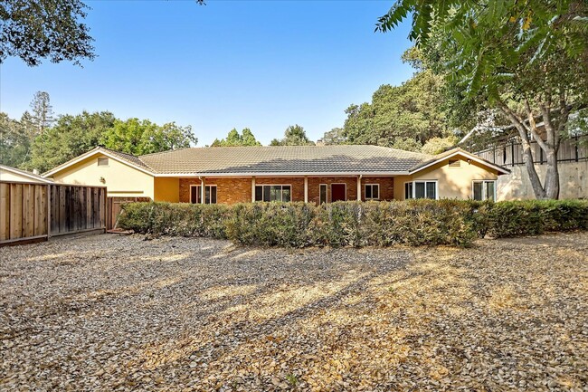 Building Photo - Updated Single Family Home in Saratoga