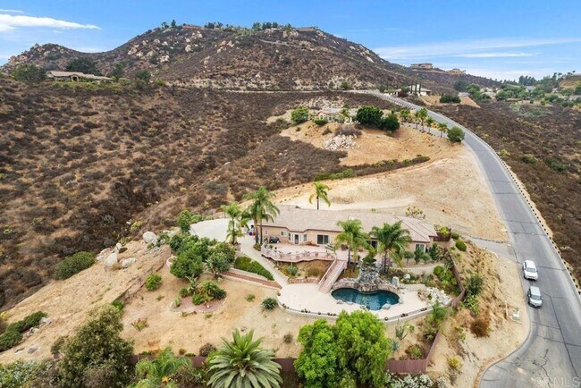 Building Photo - Stunning 4BR/3BA Pool Home in Singing Hill...