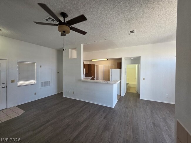 Building Photo - 3150 N Soft Breezes Dr