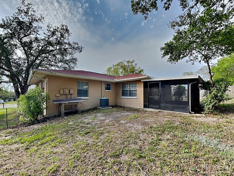 Building Photo - 12336 Mayberry Rd
