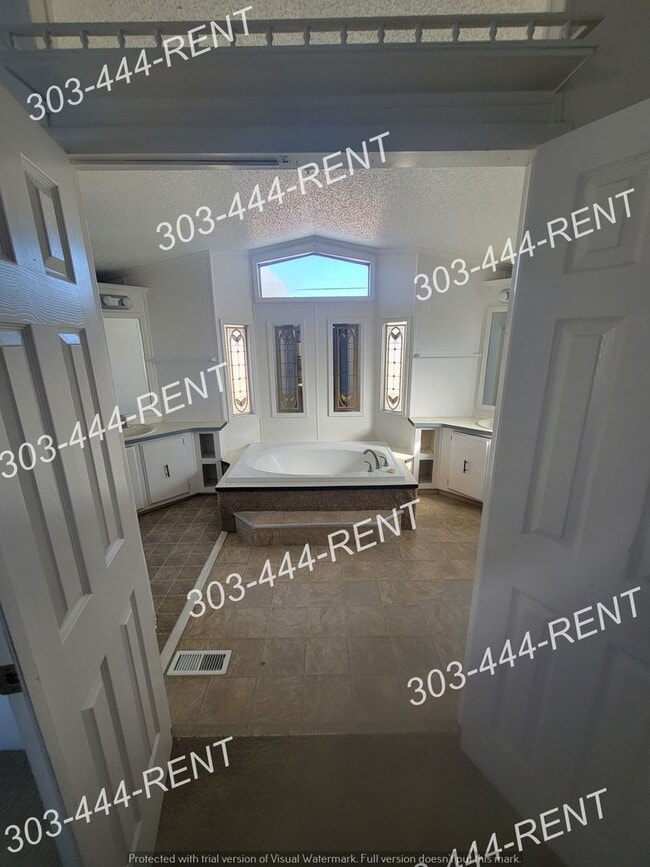 Building Photo - 3 Bedroom 2 Bath Mobile Home!