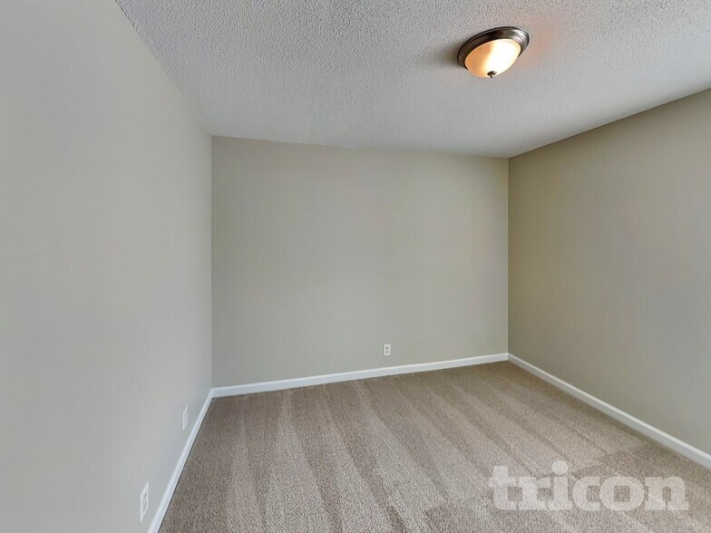 Building Photo - 1135 Mahogany Trail