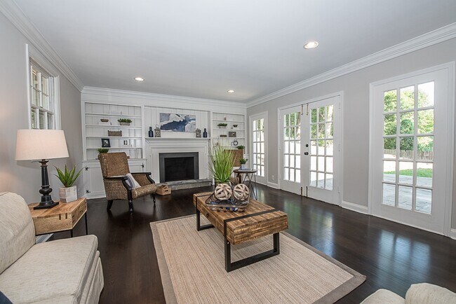 Building Photo - Luxury 4 Bed / 2.5 Bath Home - Great Wayne Location