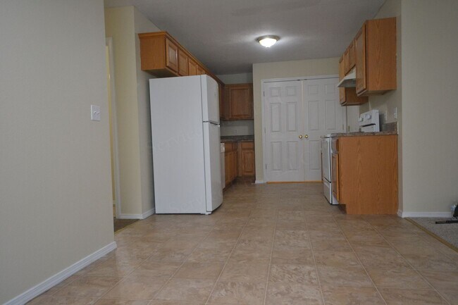 Building Photo - 432 Birchwood Duplex