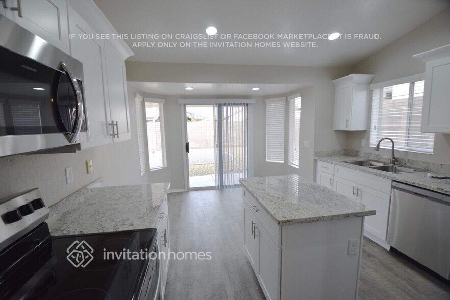 Building Photo - 6928 E Madero Ave