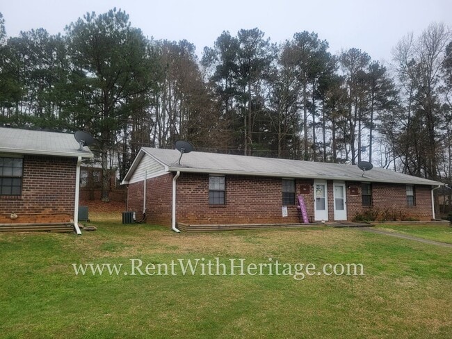 Building Photo - GORGEOUS BRICK RANCH / DUPLEX WITH UPGRADES GALLORE/ GREAT LOCATION