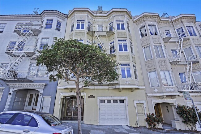 Building Photo - 1237 Chestnut St