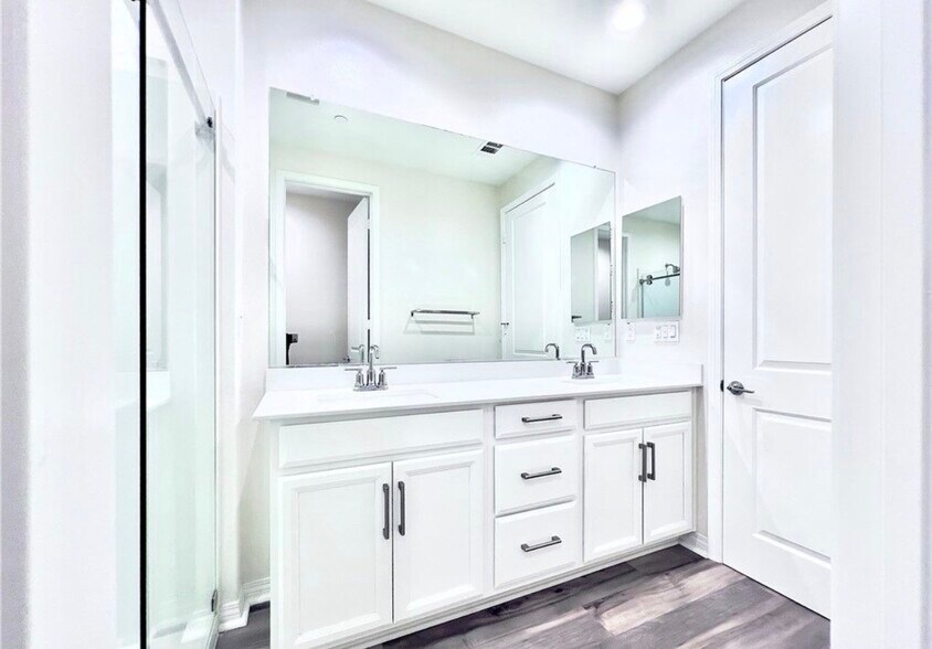 Building Photo - 110 Keeper