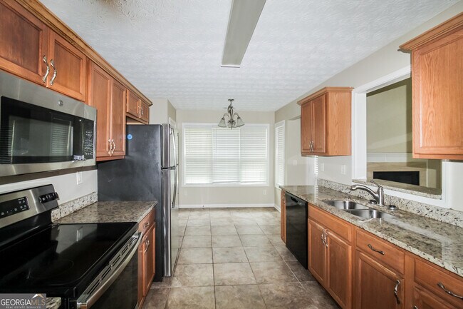 Building Photo - 30 Shenandoah Dr