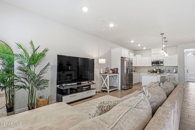 Building Photo - 6556 Ta Suil Pl