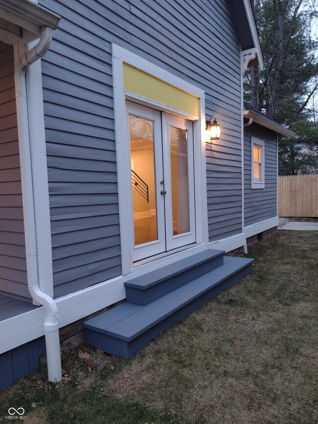 Building Photo - 449 Yandes St