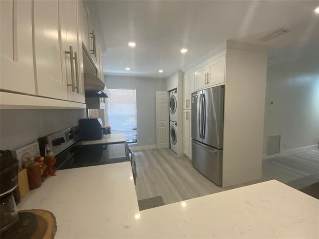 Building Photo - 1795 Satinwood Cir