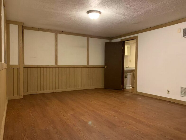 Building Photo - 7730 Fynnway Dr