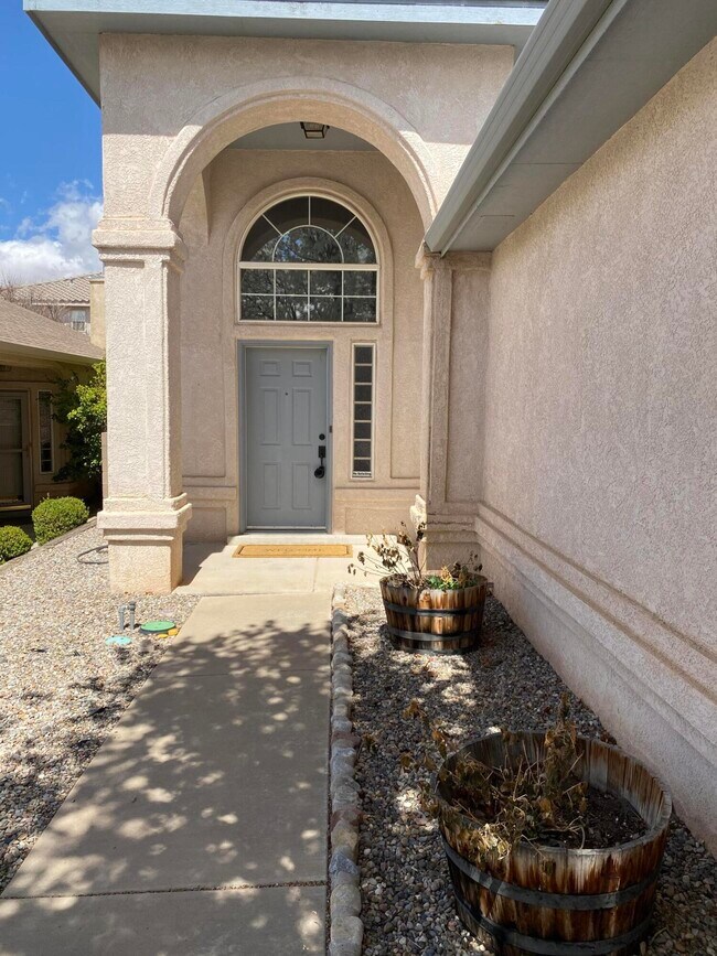 Building Photo - 7305 Peregrine Rd NE