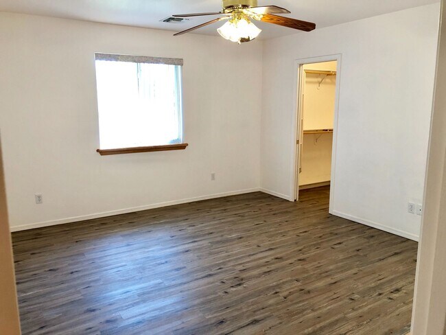 Building Photo - Great Home 3 Bedroom Home in Beautiful Nei...