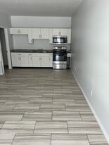 Building Photo - 1306 Royola St