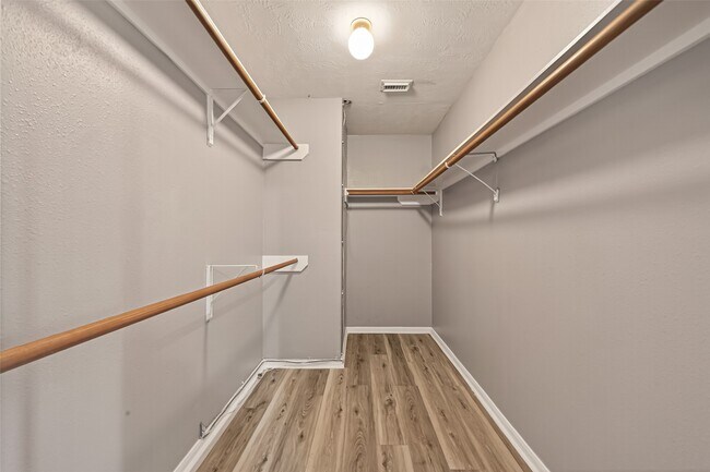 Building Photo - 17938 Chisholm Trail