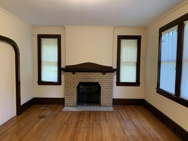 Building Photo - 313 S Brundidge St