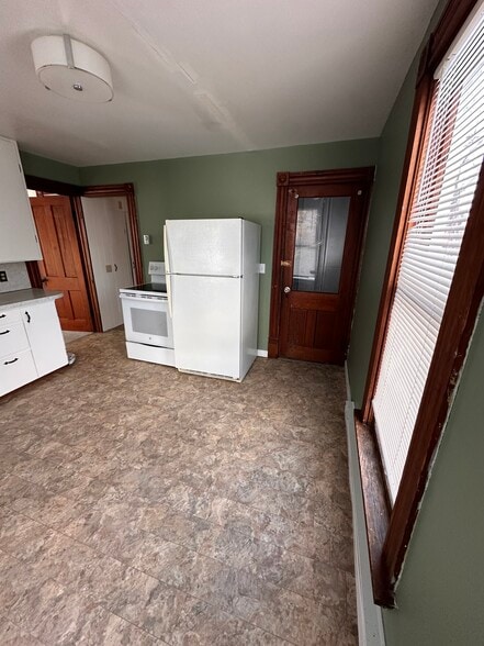 Kitchen - 19 Park St