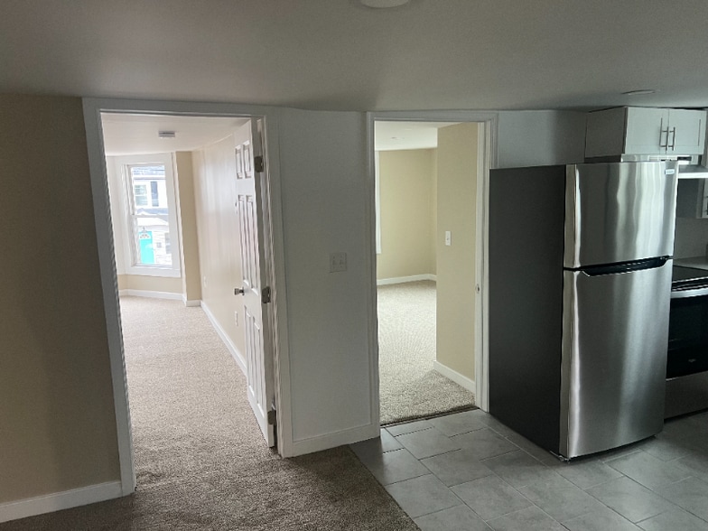 Building Photo - 205 E 2nd St