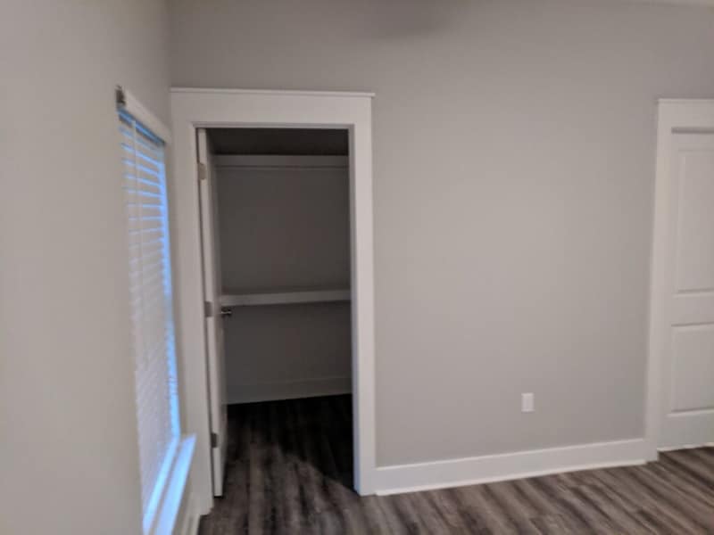 Building Photo - 1657 Mayhew St