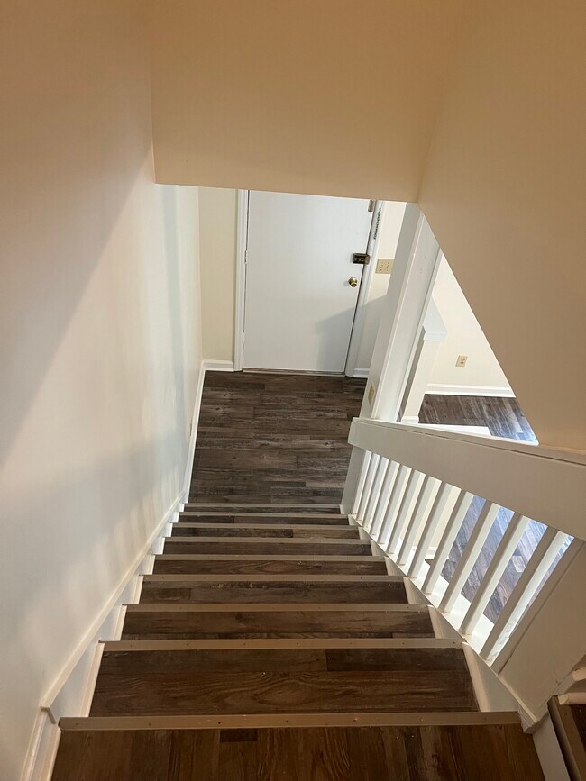 Stairs leading to bedrooms - 403 Hobbs Rd SE