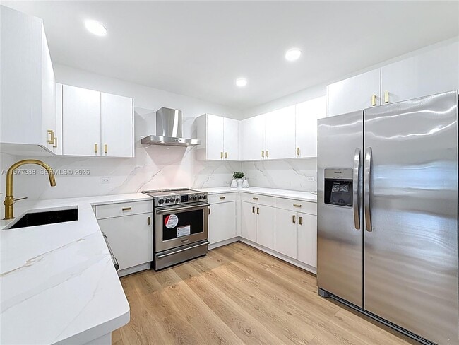 Building Photo - 3521 SW 58th Ct