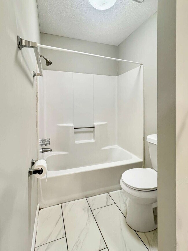 Building Photo - North Hall Duplex Available