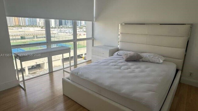 Building Photo - 16909 N Bay Rd