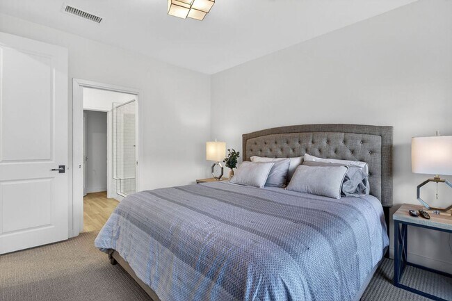 Building Photo - Doheny Beach Gem