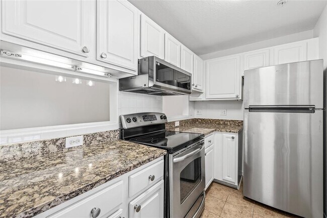 Building Photo - 501 Knights Run Ave