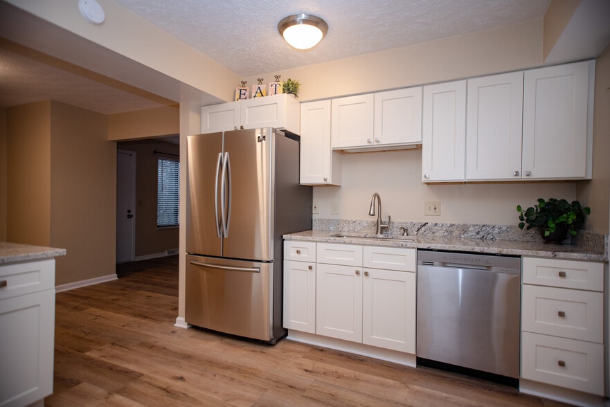 Building Photo - 837 Tollis Pkwy