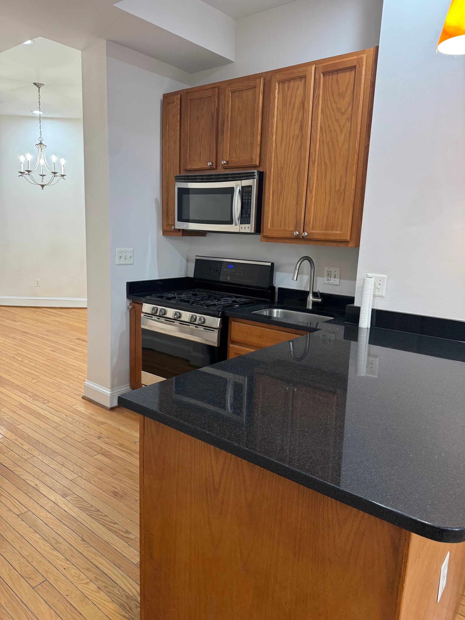 Building Photo - 823 8th St NE