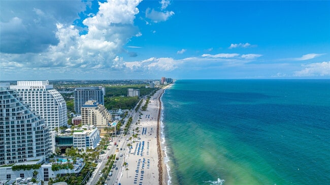 Building Photo - 401 N Birch Rd