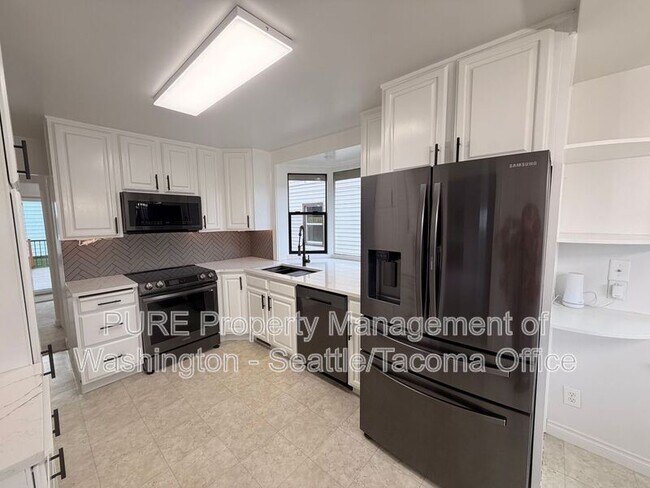 Building Photo - 3136 S 18th St