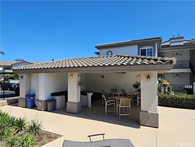 Building Photo - 2723 Lake Pointe Dr
