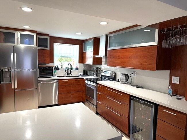 Building Photo - 2430 SW 22nd Terrace